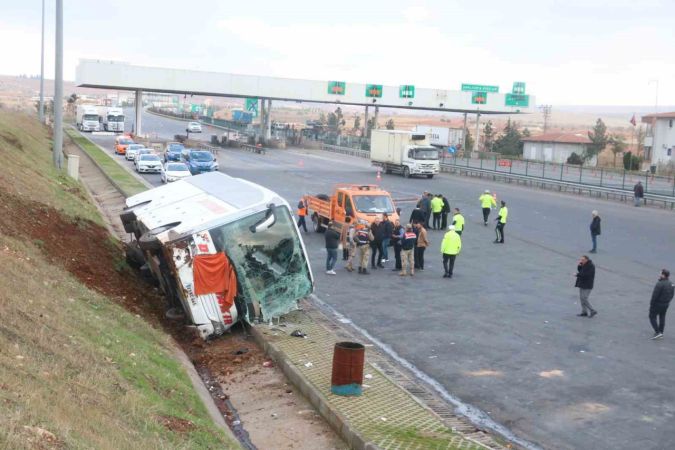 Büyük Kaza: Otobüs ile Tır Çarpıştı, 10 Yaralı