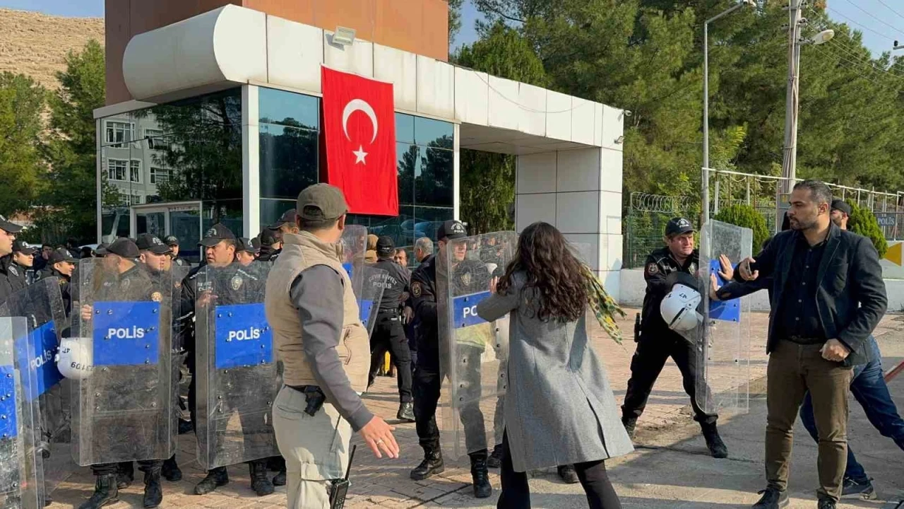 Ahmet Türk: "Halk İradesini Tanımayanlara Karşı Tepkimizi Devam Edecek