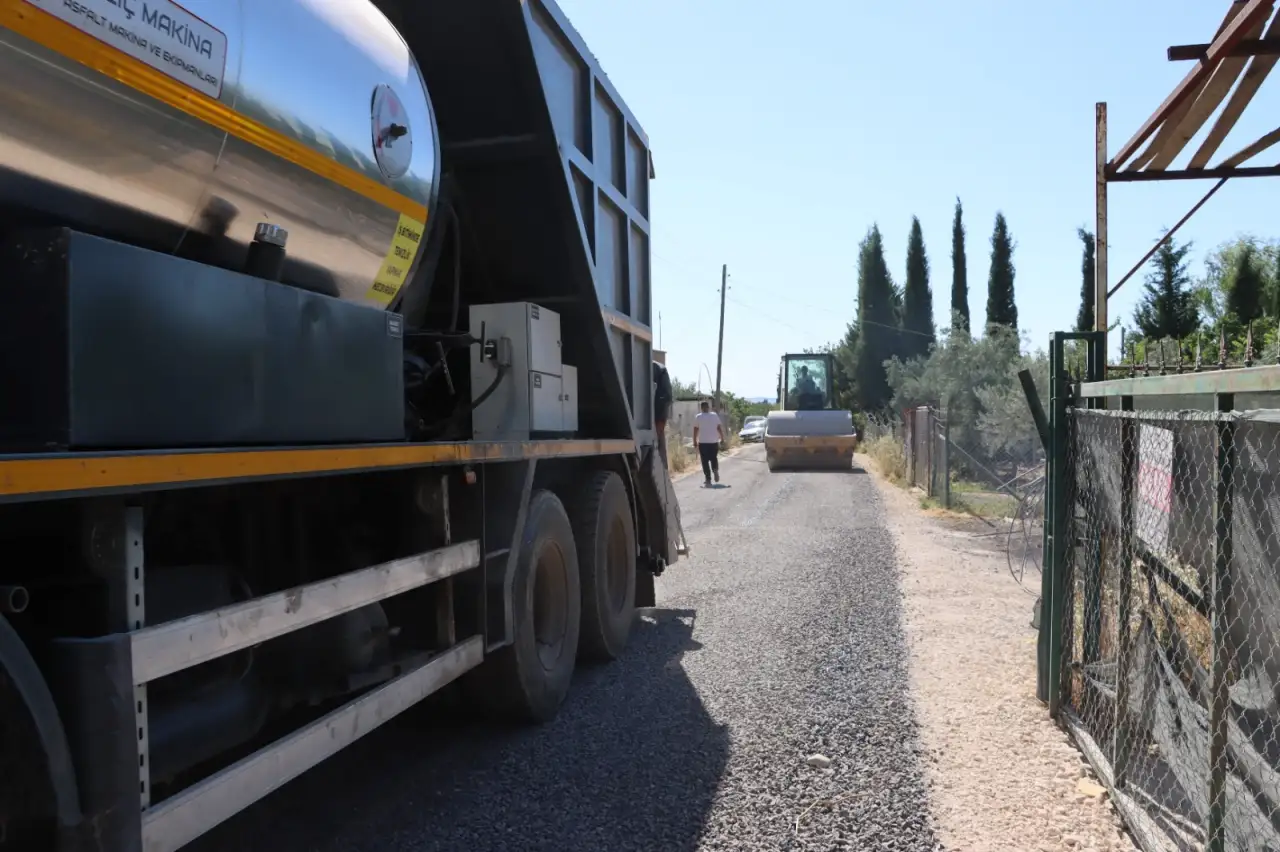 Şanlıurfa'nın Kırsal Mahallelere Toz Sorunu Tarihe Karıştı