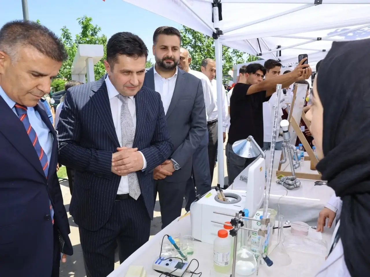Siverek'in Geleceği Marifetli Ellerde Yükseliyor: Gençlik Fuarı Göz Kamaştırdı