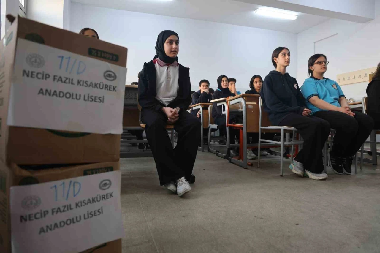 Öğrencilerden Örnek Davranış: İhtiyaç Sahipleri İçin 60 Gıda Kolisi Hazırlandı