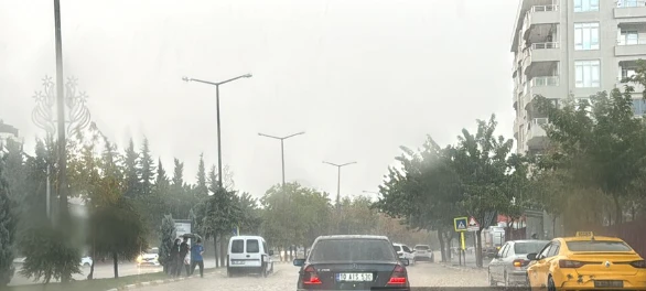 Sağanak Yağış Hayatı Olumsuz Etkiledi