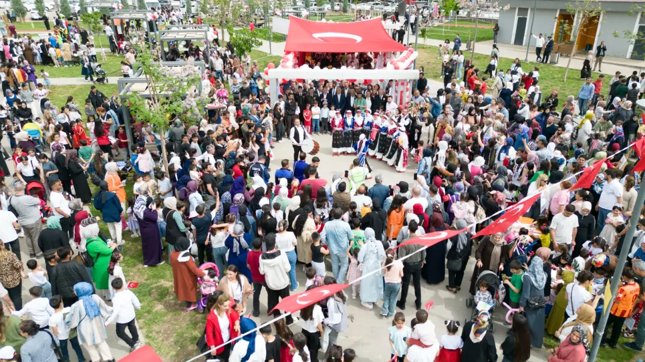 Siverek’te Çocukların Gönlünü Fetheden 23 Nisan Şenliği