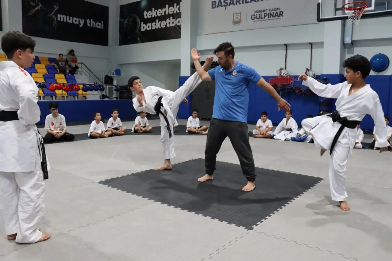 Karate Kurslarına Geleceğin Şampiyonları Yetişiyor