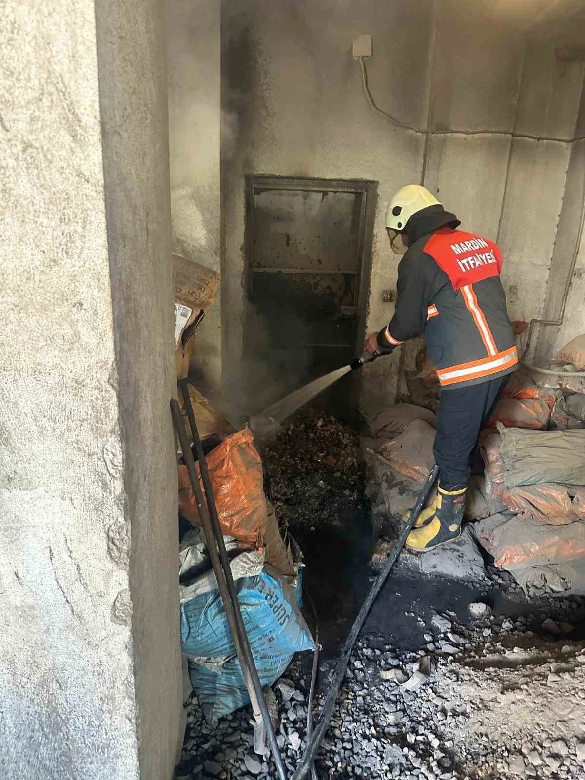 Apartmanın Kazan Dairesinde Yangın! Büyük Bir Felaket Önlenebildi mi?