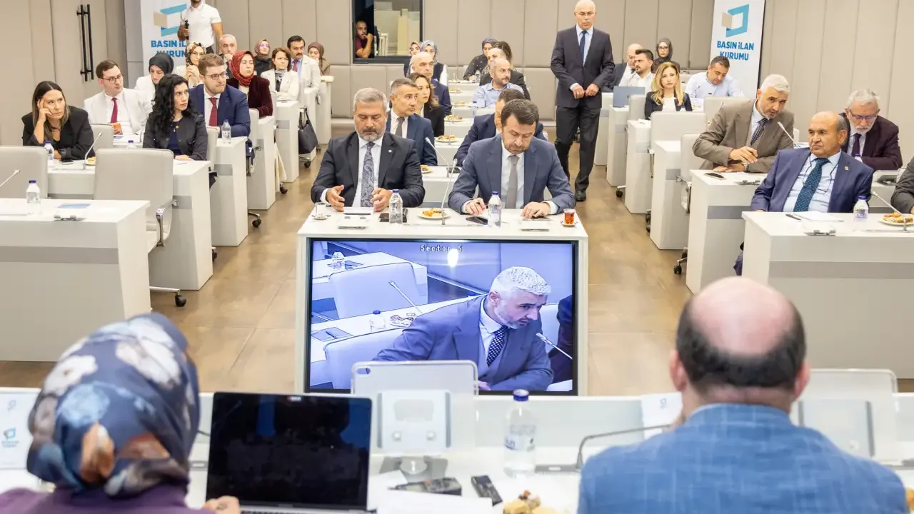 Basın İlan Kurumu’ndan Dijital Dönüşüm Hamlesi: Yerel Gazeteciliğin Geleceği Masaya Yatırıldı