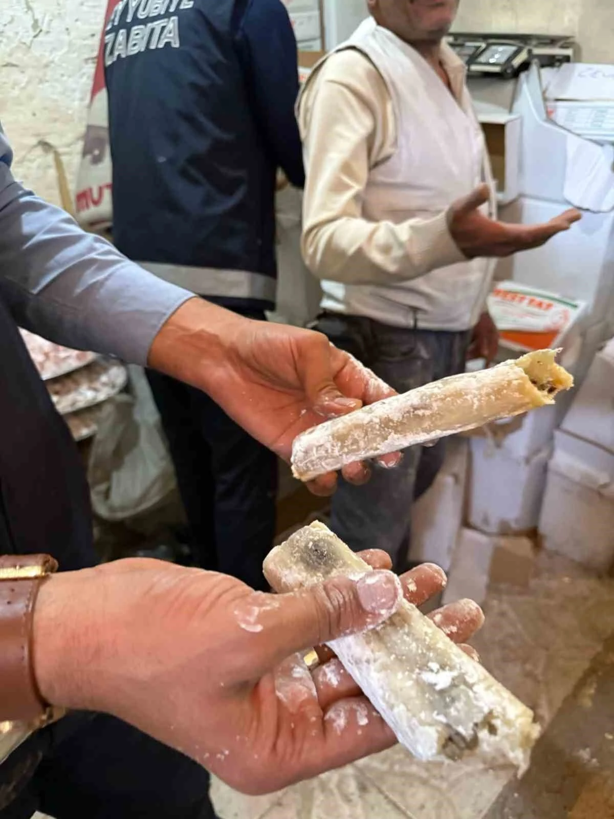 Küflü Lokum Alarmı: 2 Ton Son Tüketim Tarihi Geçmiş Ürün Ele Geçirildi