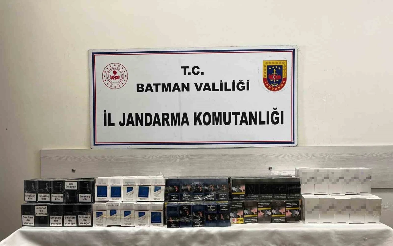 Yolcu Minibüsünde Kaçak Sigara Sevkiyatı Jandarmanın Dikkatinden Kaçmadı