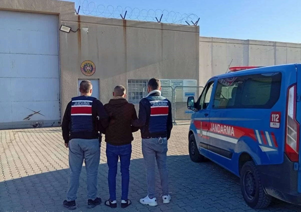 13 Yıl Hapis Cezasıyla Aranan Uyuşturucu Taciri Yakalandı