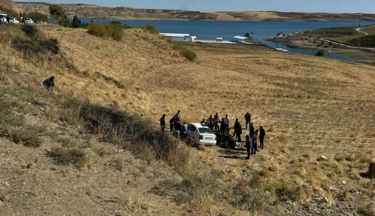 Şarampole Yuvarlanan Otomobilde Aynı Aileden 6 Kişi Yaralandı