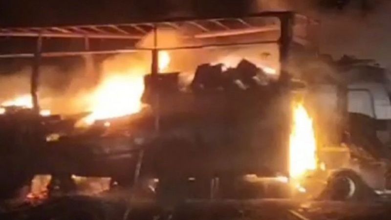 Diyarbakır-Şanlıurfa Karayolunda Tır Alevlere Teslim!