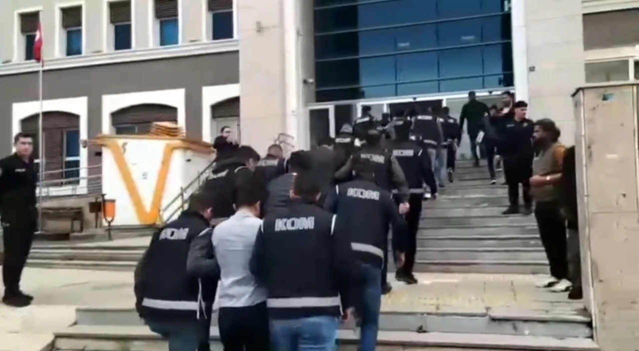 Araç Muayene İstasyonuna Rüşvet Operasyonu: 7 Kişi Tutuklandı