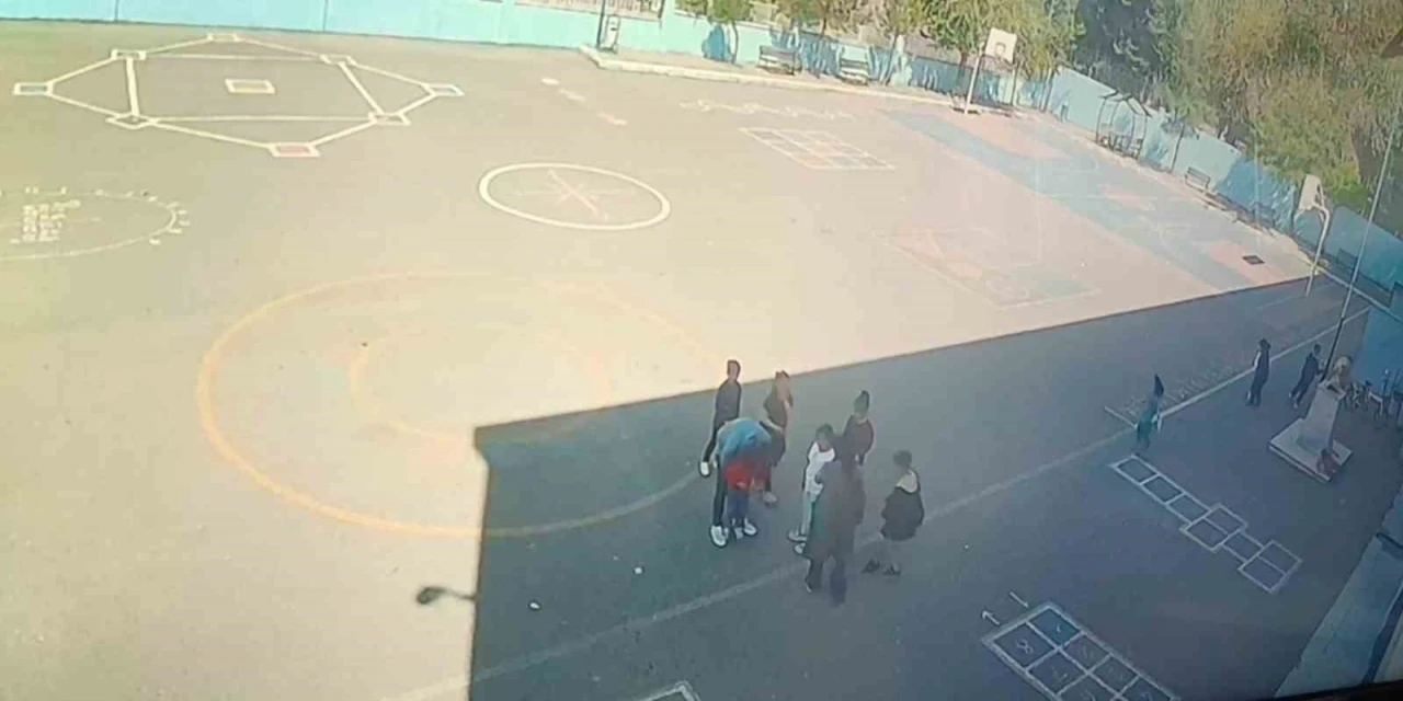 Minik Öğrencinin Hayatı Heimlich Manevrasıyla Kurtarıldı