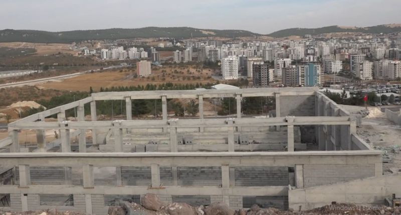 Gençlere Dev Tesisler Yapılıyor