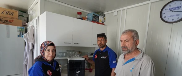 Afetzedelere Portatif Su Arıtma Cihazı Dağıtıldı