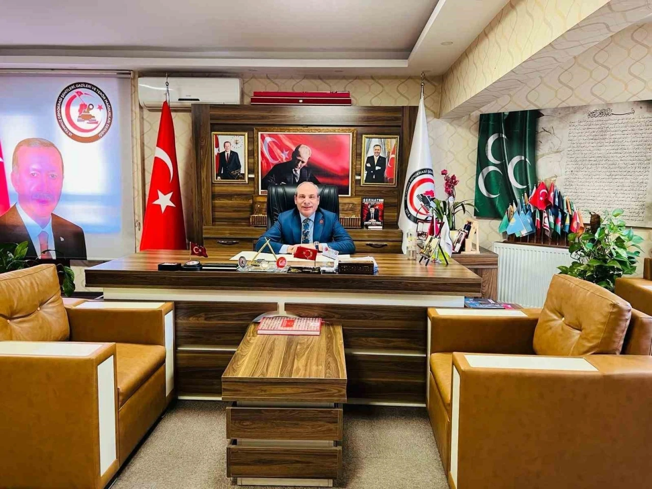 Özgür Özel’in Açıklamaları Tartışma Yarattı: İhanet mi, Eleştiri mi?
