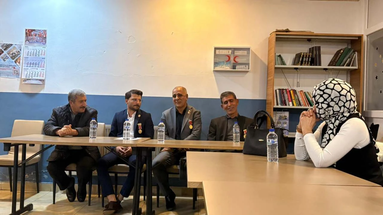 Siverek’te Anlamlı Buluşma: Gaziler ile Üniversite Öğrencileri Aynı Çatıda Bir Araya Geldi