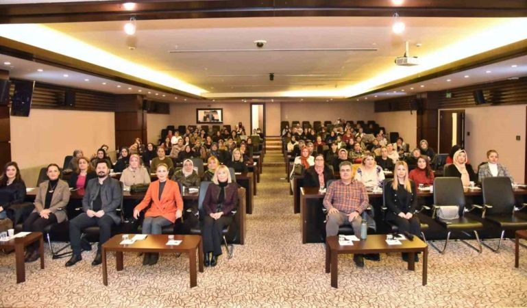 Üreten Kadınları Güçlü Yarınlara Hazırlıyor