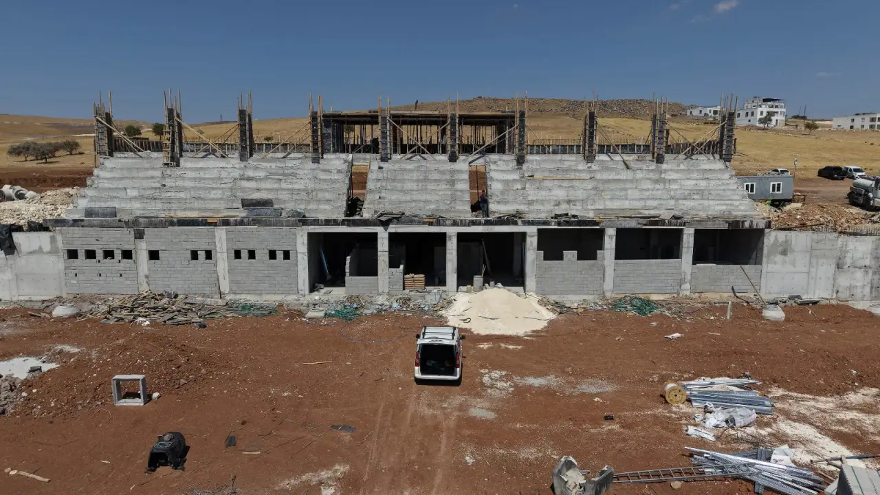 Amatör Spor Kulüpleri Tesisi Hızla Yükseliyor: Gençler İçin Yeni Spor Alanı Geliyor