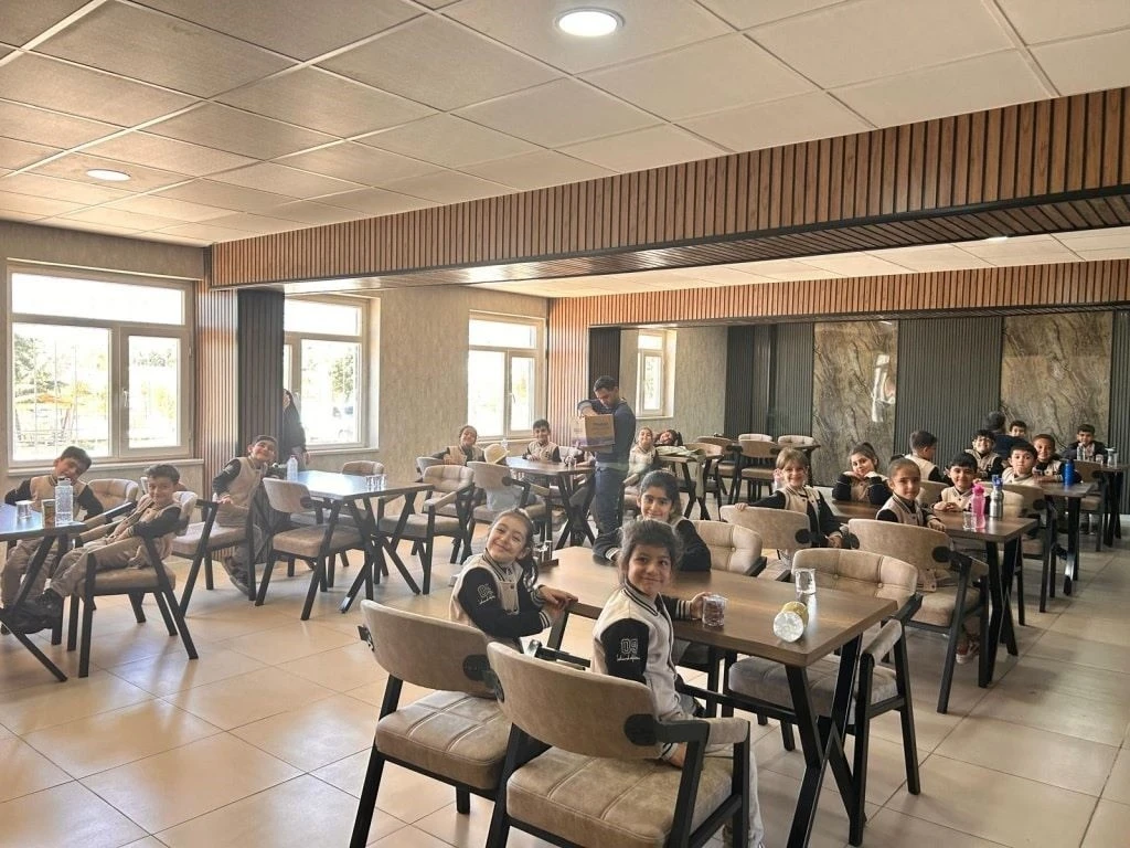 Minik Yürekler Mehmetçikle Fidan Dikti