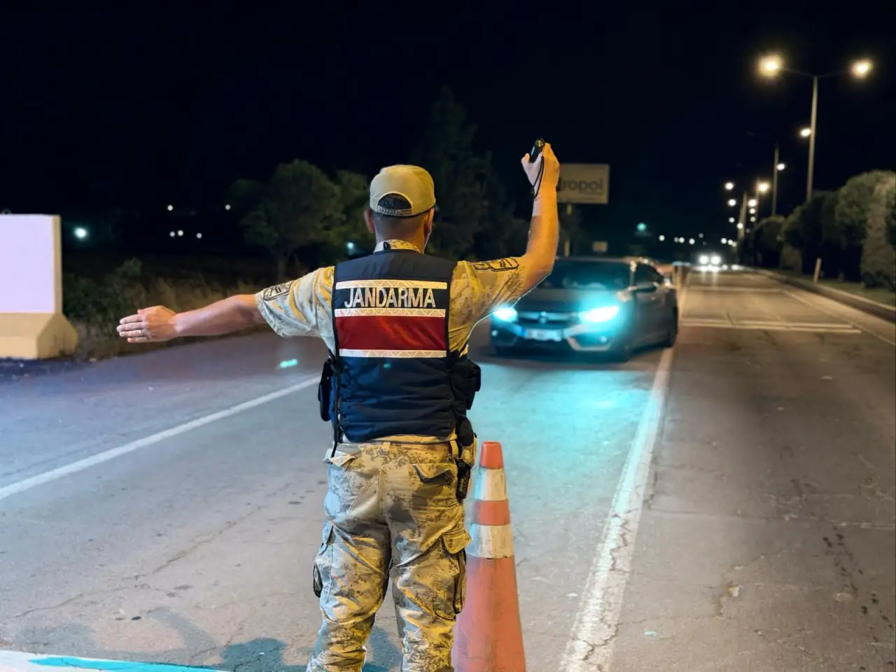 Bayram Yolculuğu Güvenle Başlasın: Jandarmadan Sürücülere Hayat Kurtaran Öğütler