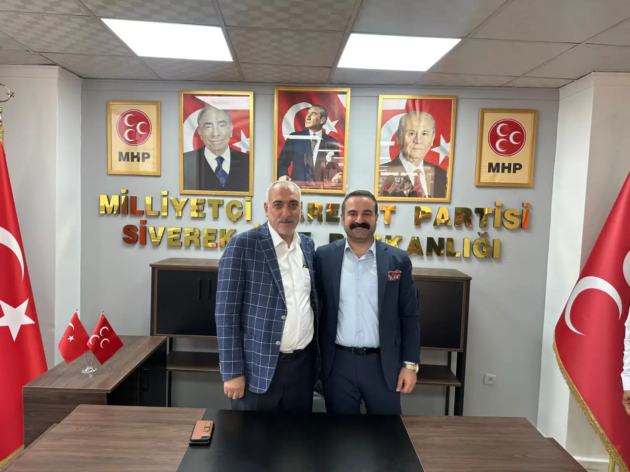 Hasan İzol’dan MHP İlçe Başkanı Mahmut Gülel’e Hayırlı Olsun Ziyareti