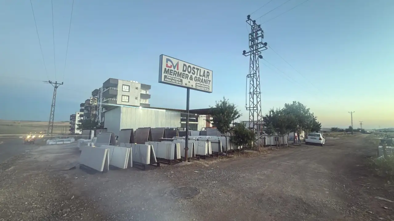 Dostlar Mermer ve Granit Kalite ve Güvenle Bölgenin Çehresini Değiştiriyor