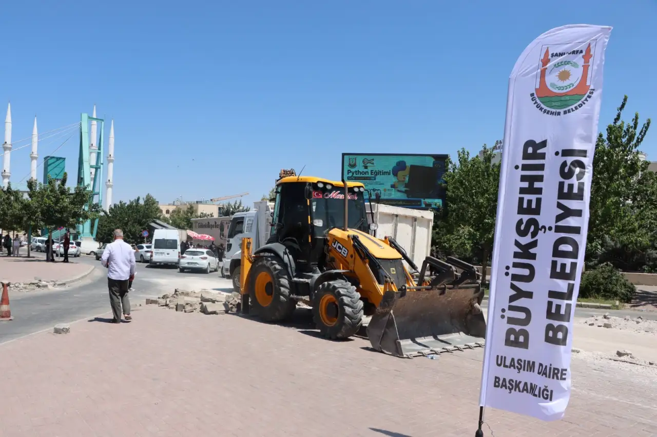 Şanlıurfa'da Dev Ulaşım Hamlesi Başladı: Hastane Önüne Köprülü Kavşak Yapılıyor