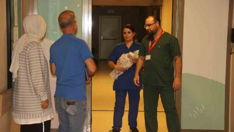 Bağırsaklarından kangren olan 35 haftalık bebek geçirdiği iki ameliyatla sağlığına kavuştu