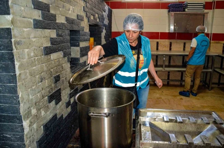 Diyarbakır'da Bayram Öncesi Tatlı ve Şekerleme Denetimleri Arttı