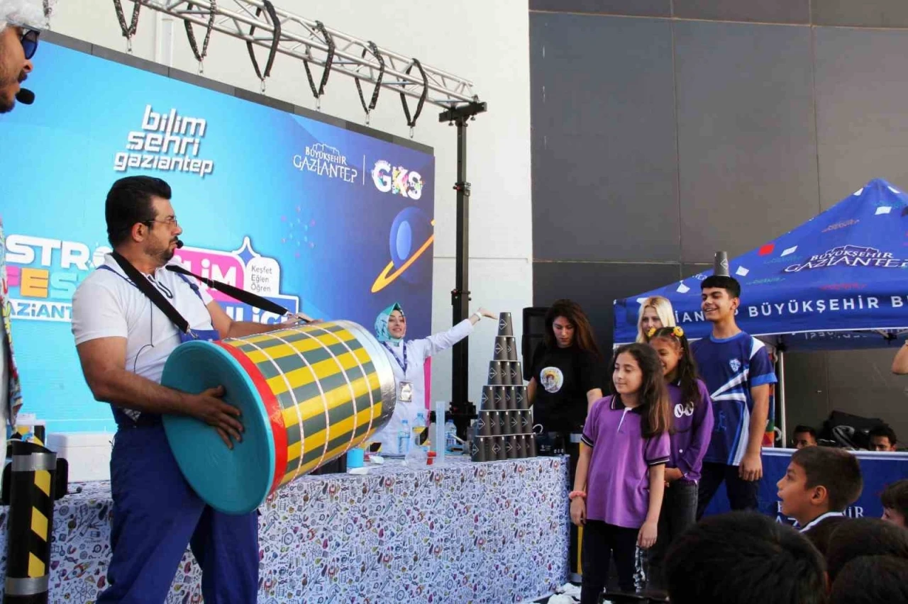 AstroFest'in Bilim Şenliği Yoğun İlgi Görüyor