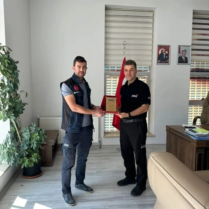 Tayini Çıkan AFAD Personeline Plaket Töreni