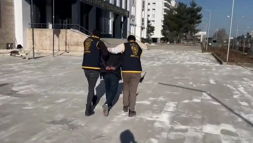 Çeşitli Suçlardan Aranan 2 Şahıs Yakalandı