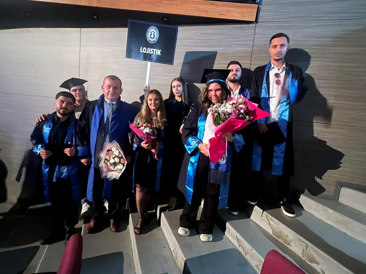 Bir Baba Kızlarıyla Aynı Anda Mezun Oldu Selami Aykut’tan İlham Veren Başarı Hikâyesi