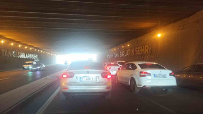 Diyarbakır’da zincirleme kaza: 3 yaralı