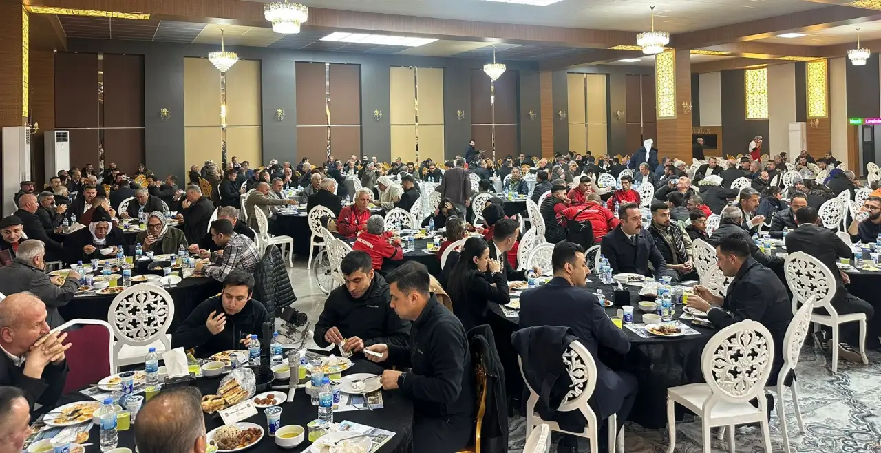 Gönül Köprüleri Siverek’te Kuruldu: Şanlıurfa Valiliği’nden Dev İftar Buluşması