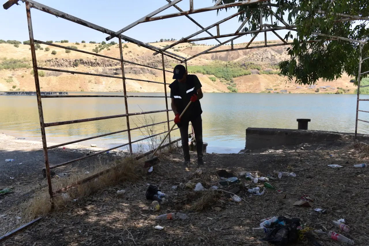 Siverek Fırat Nehri Kıyısında Kapsamlı Temizlik Seferberliği