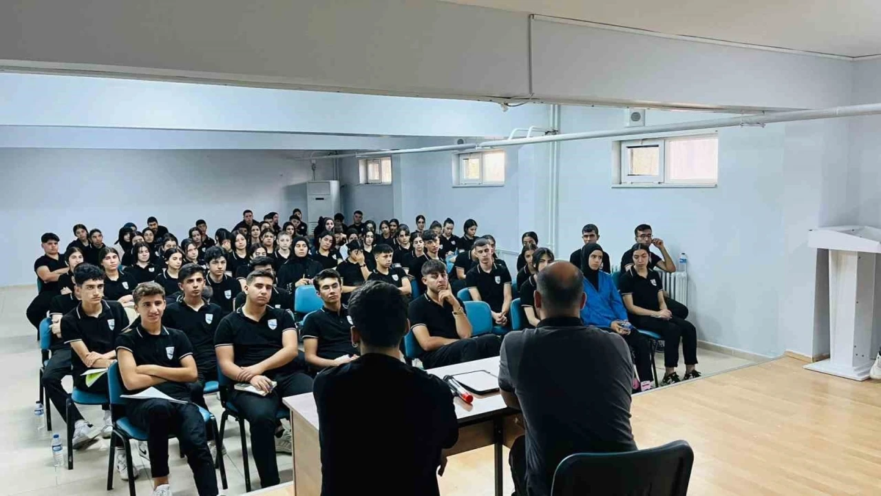 Öğrencilere Motivasyon Semineri Verildi