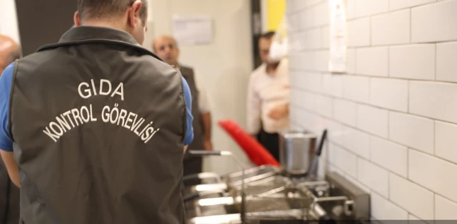 Alışveriş Merkezlerinde Gıda Denetimleri Sürüyor
