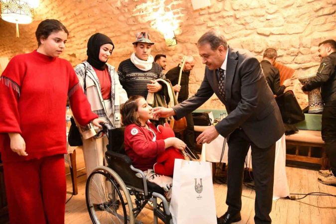 Vali Şıldak, Engelli Vatandaşlarla Bir Araya Geldi