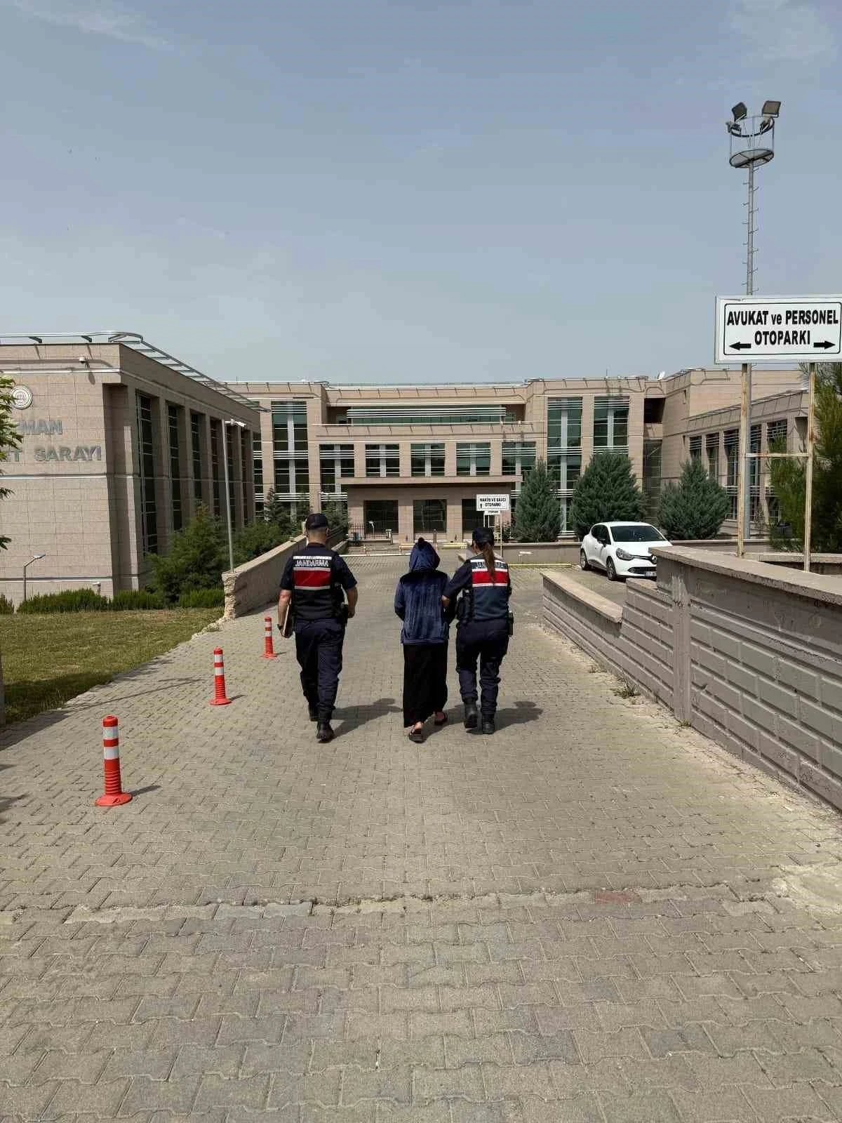 30 Suçtan Aranan Kadın 3 Aylık Takibin Ardından Yakalandı