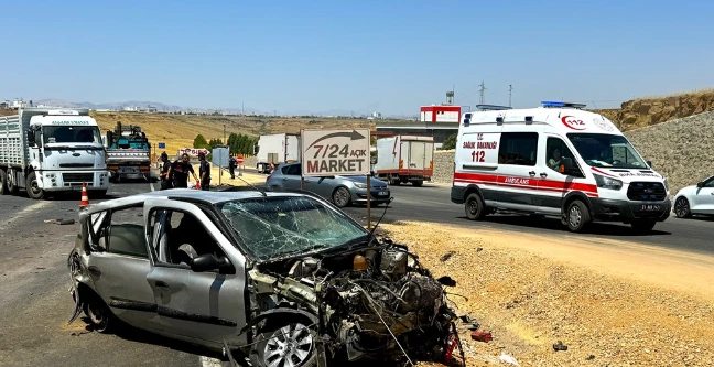 2 Tır ile Otomobilin Karıştığı Kazada 3'ü Ağır 5 Kişi Yaralandı