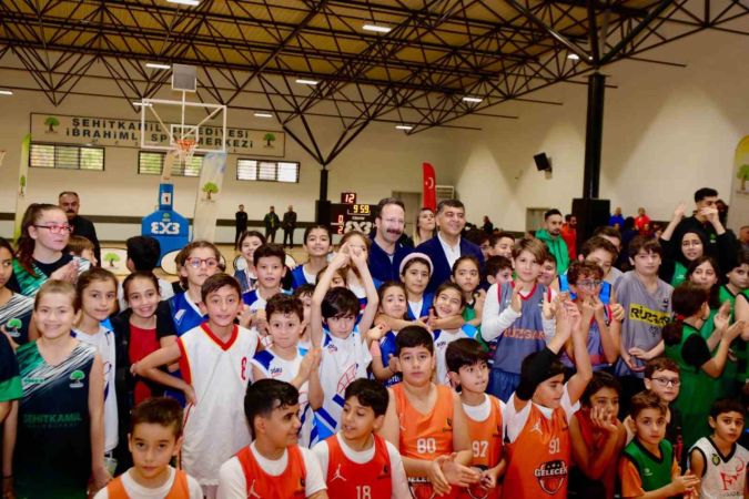 Görkemli 100. Yıl Basketbol Kupası