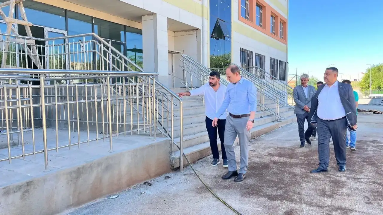 Siverek Kaymakamı Salih Sak’tan Cumhuriyet İlkokulu’nda İnceleme