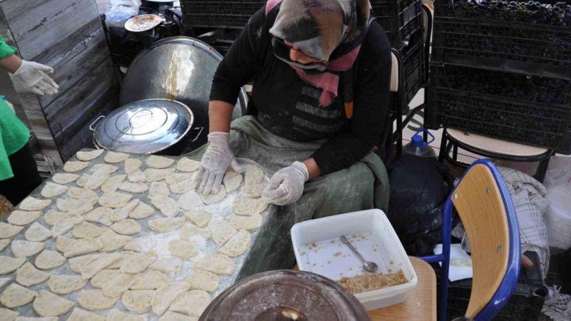 Bağ Bozumu Sonrası "Kahk Tatlısı" Rüzgarı