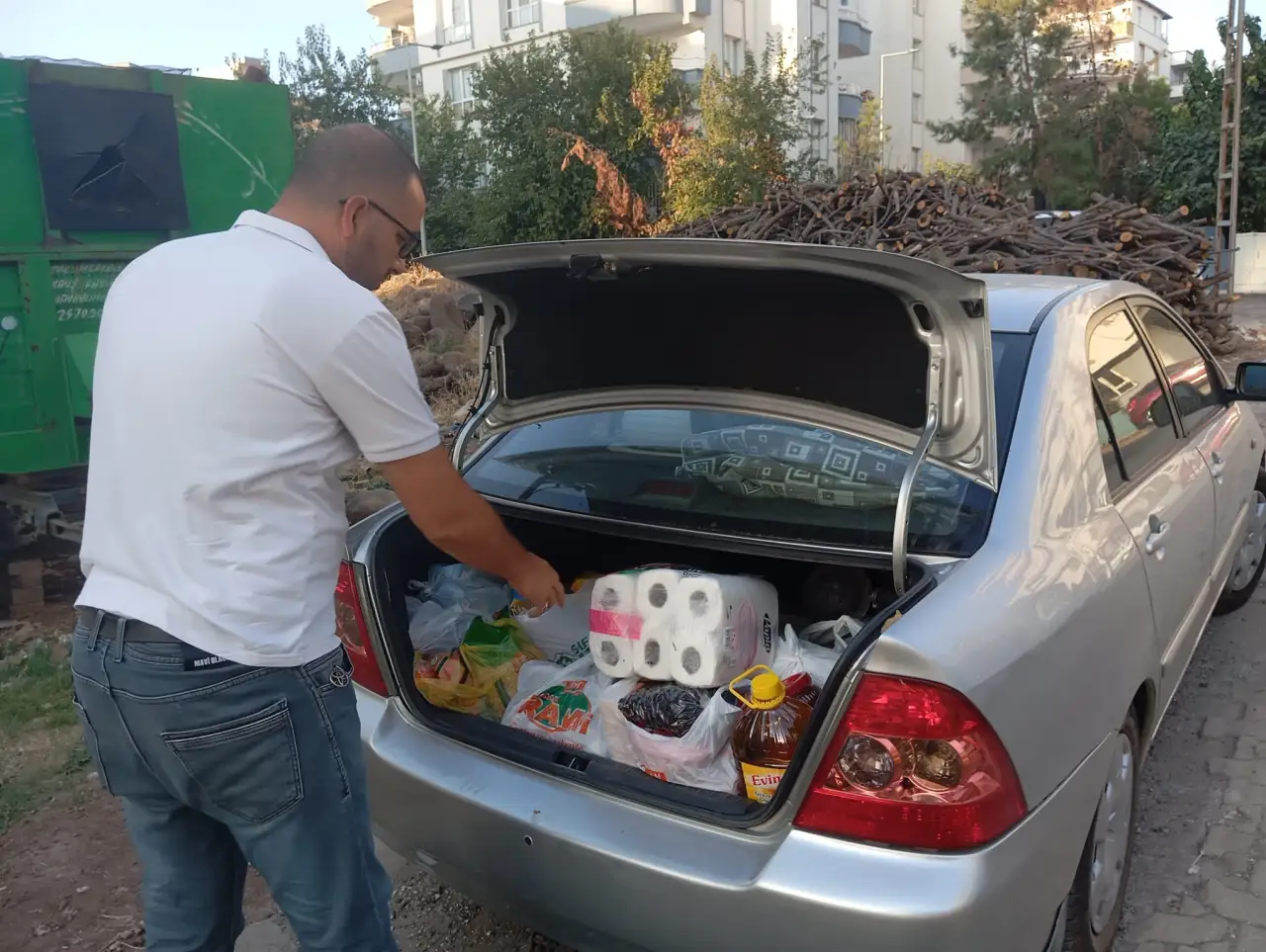 Siverek'te İyilik Sensin Derneği, çaresizlerin Çaresi olmaya devam ediyor