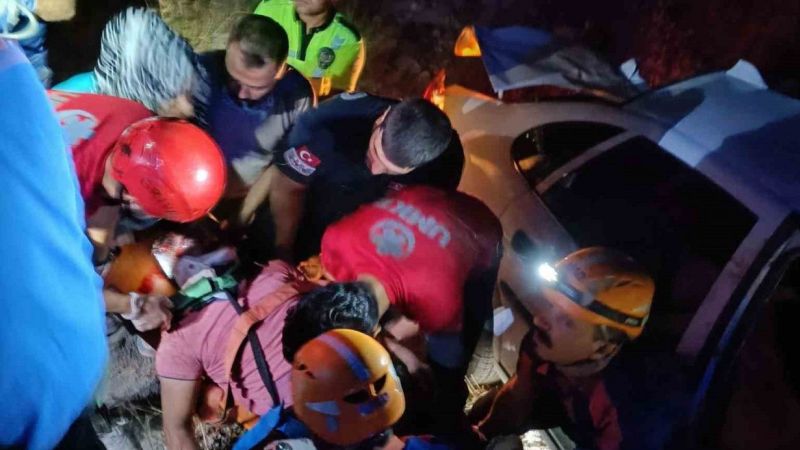 Uçuruma Yuvarlanan Araç İçin Çalışmalar Başladı