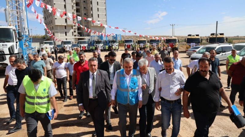 Şanlıurfa Büyükşehir Belediyesi Yeni Sondaj Makineleri ve Araçlarıyla Sahada Daha Güçlü