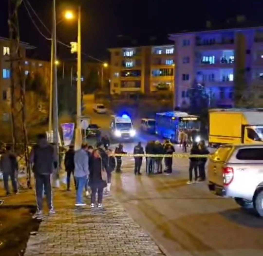 Silahlı Kavga: 3 Yaralı