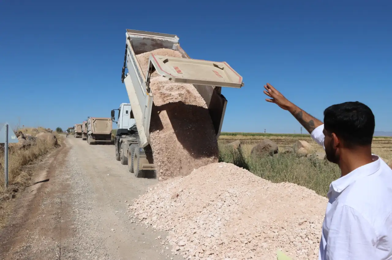 Siverek Keçiburç Mahallesi Yolunda Yenileme Çalışması Başladı